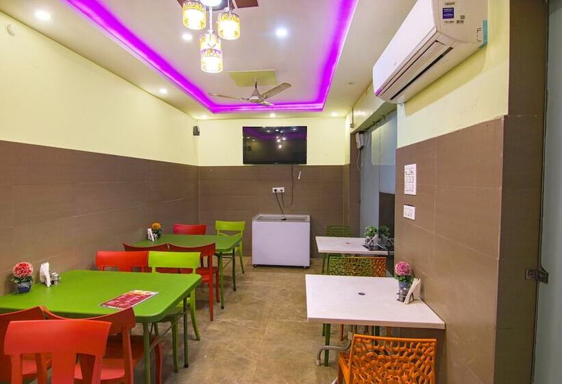 Fabhotel Pushp Kunj