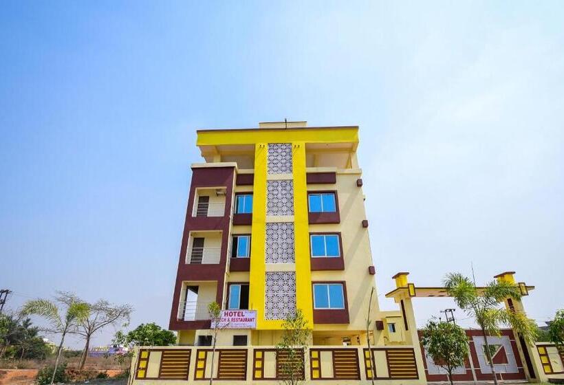 O U Tech Hotel And Restaurant