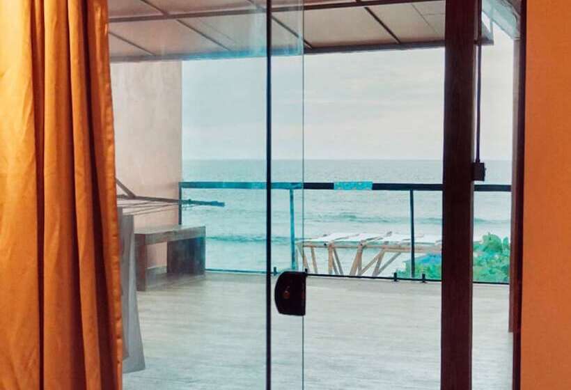 هاستل Graffi Beach House