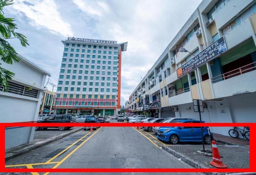 בית מלון כפרי Acj Residence @ Beside Cititel