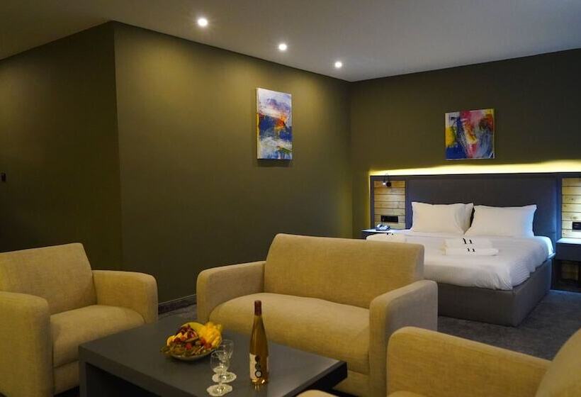 Aitch Boutique Hotel   An Lih