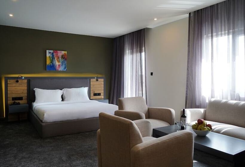 Aitch Boutique Hotel   An Lih