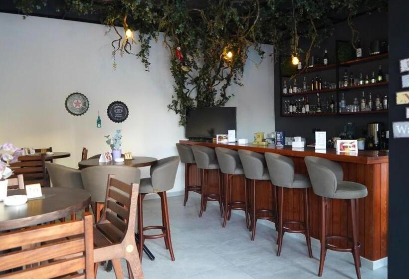 Aitch Boutique Hotel   An Lih