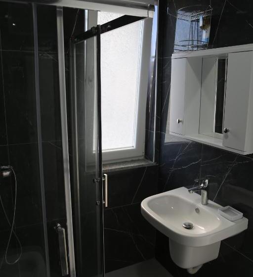 בית מלון כפרי Anchor Apartments