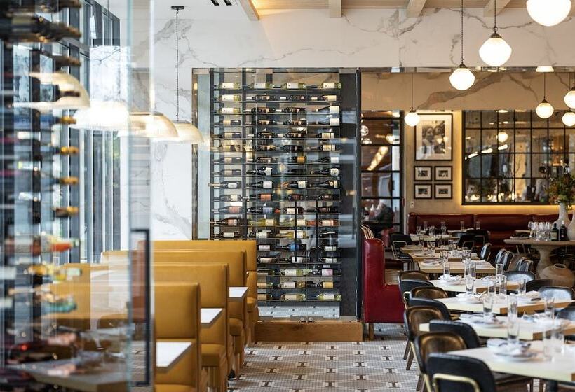 Cambria Hotel Boston Somerville