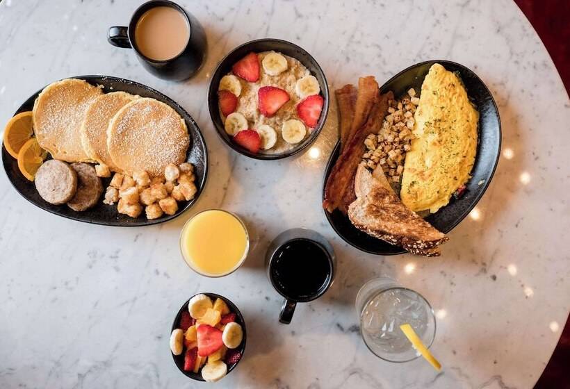 Cambria Hotel Boston Somerville