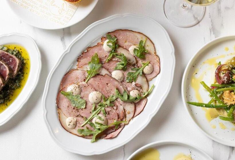 Cambria Hotel Boston Somerville