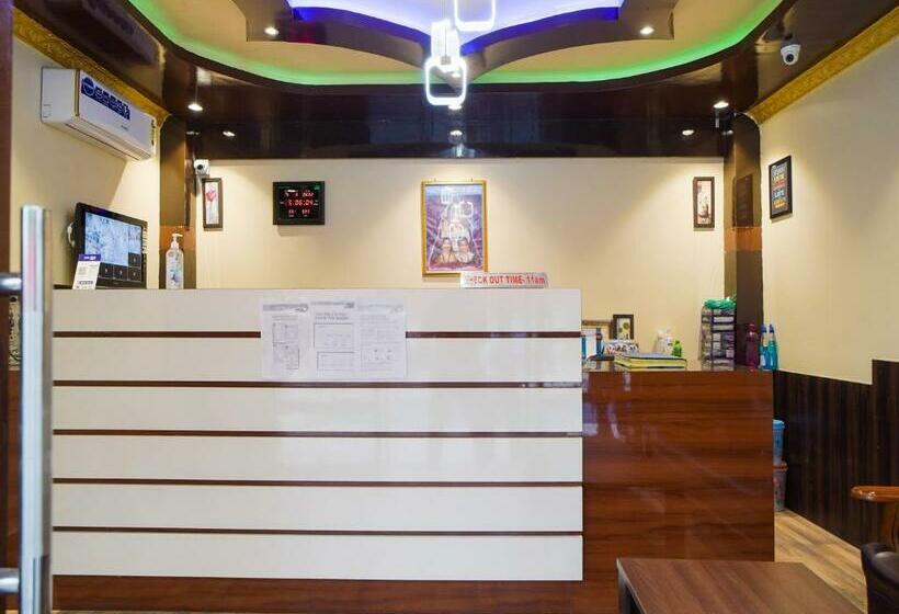 Fabhotel Roadside Inn