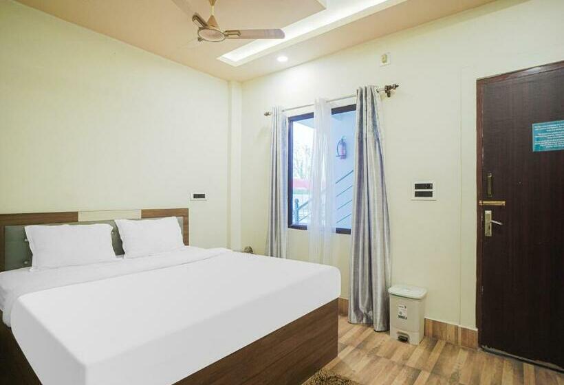 Fabhotel Roadside Inn