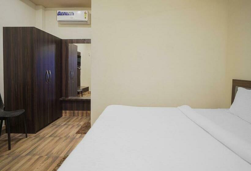 Fabhotel Roadside Inn