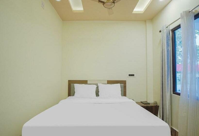 Fabhotel Roadside Inn