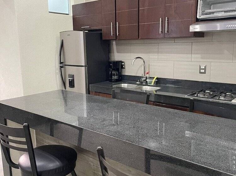 Отель Coco Mar Suites