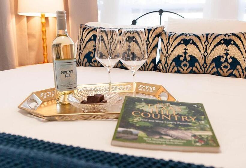 Dabbs Hotel Bed And Breakfast