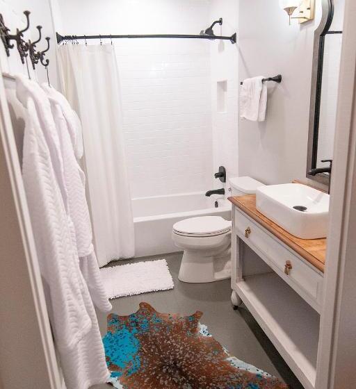 Dabbs Hotel Bed And Breakfast