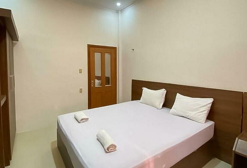 Grand Emperom Hotel Mitra Reddoorz