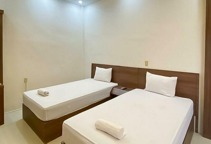 Grand Emperom Hotel Mitra Reddoorz