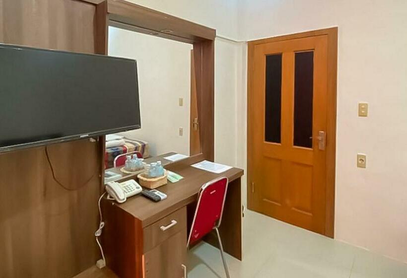 Grand Emperom Hotel Mitra Reddoorz