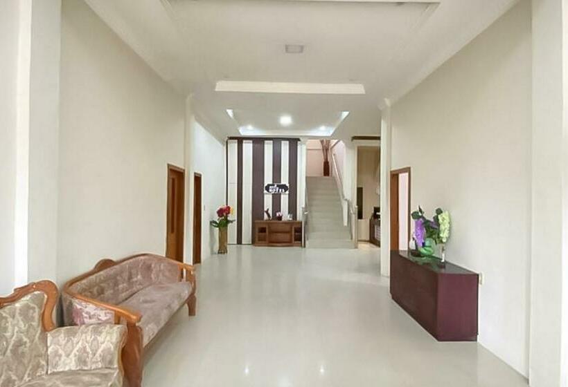 Grand Emperom Hotel Mitra Reddoorz