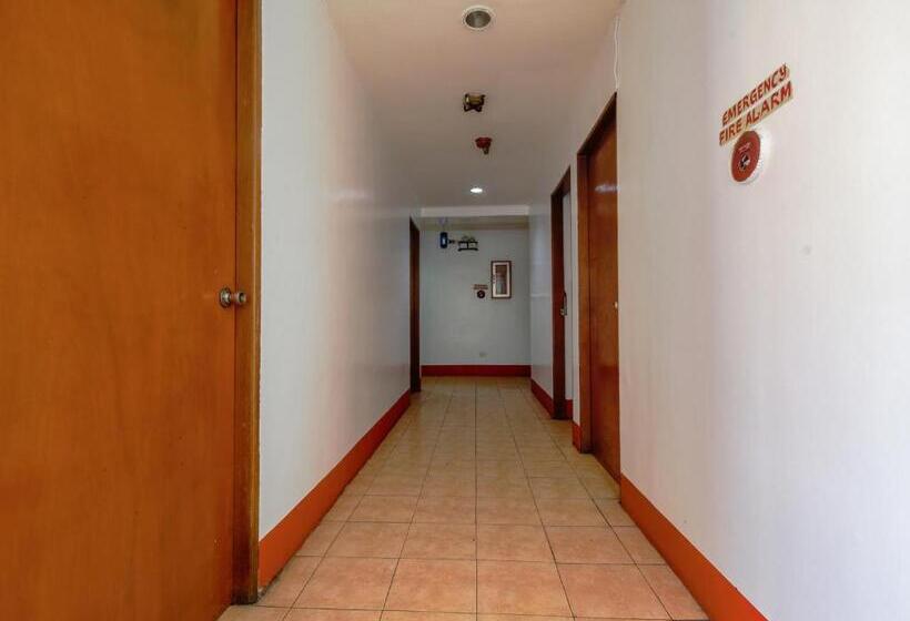 酒店 Busline Apartelle