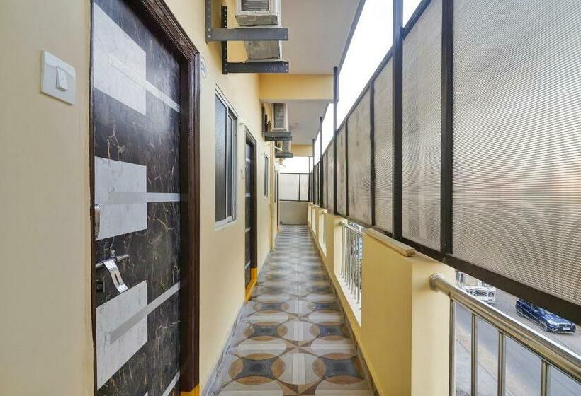 Hotel Oyo 86527  Vijay Residency