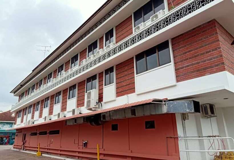 酒店 Oyo 90464 Borneo Suites