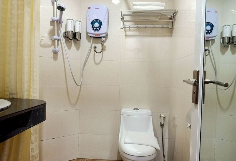 酒店 Oyo 90464 Borneo Suites