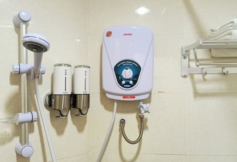 酒店 Oyo 90464 Borneo Suites