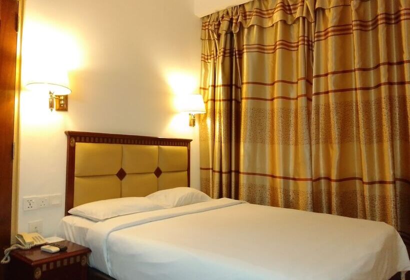 酒店 Oyo 90464 Borneo Suites