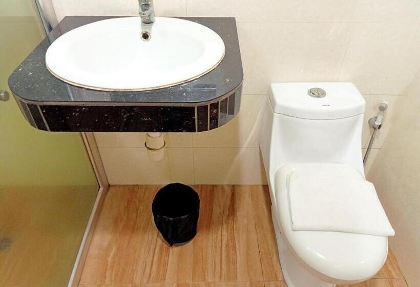 酒店 Oyo 90464 Borneo Suites