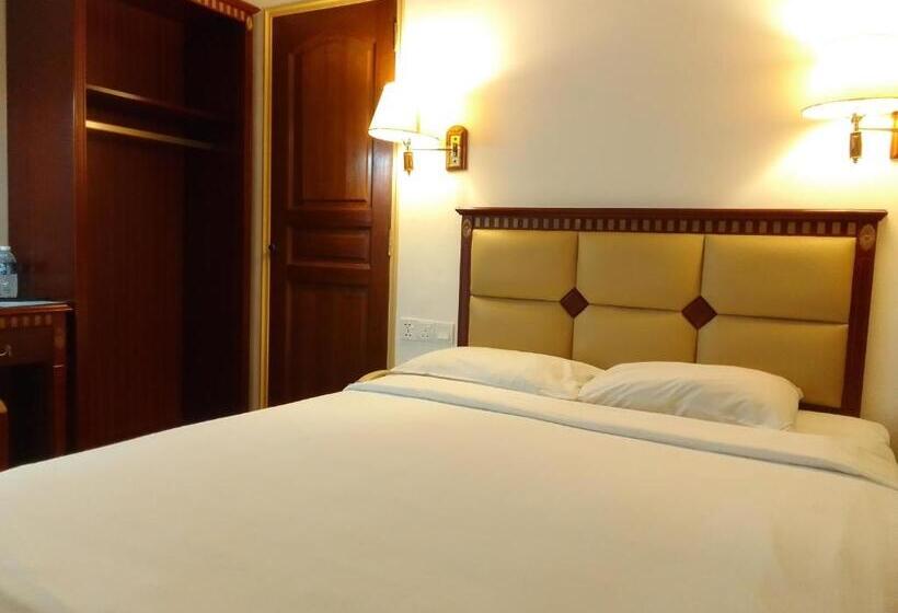 酒店 Oyo 90464 Borneo Suites