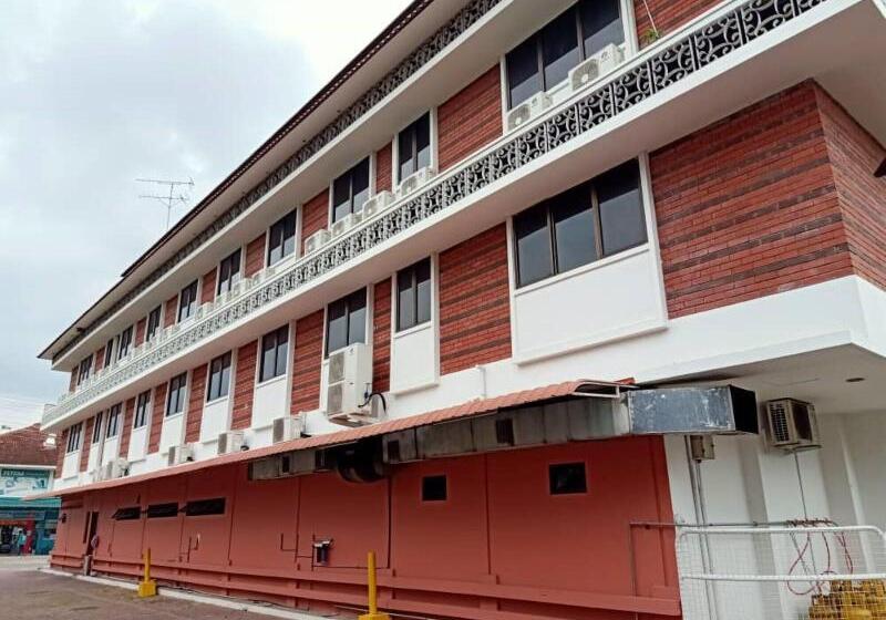 酒店 Oyo 90464 Borneo Suites