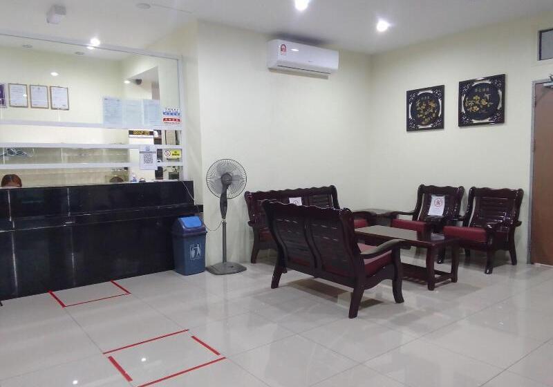 酒店 Oyo 90464 Borneo Suites