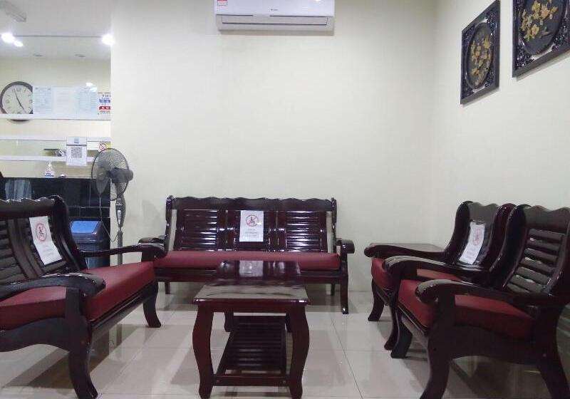 酒店 Oyo 90464 Borneo Suites