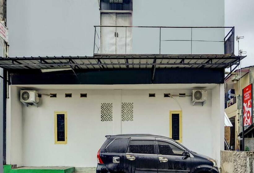 Отель Oyo 90939 Guesthouse Yansen Residence