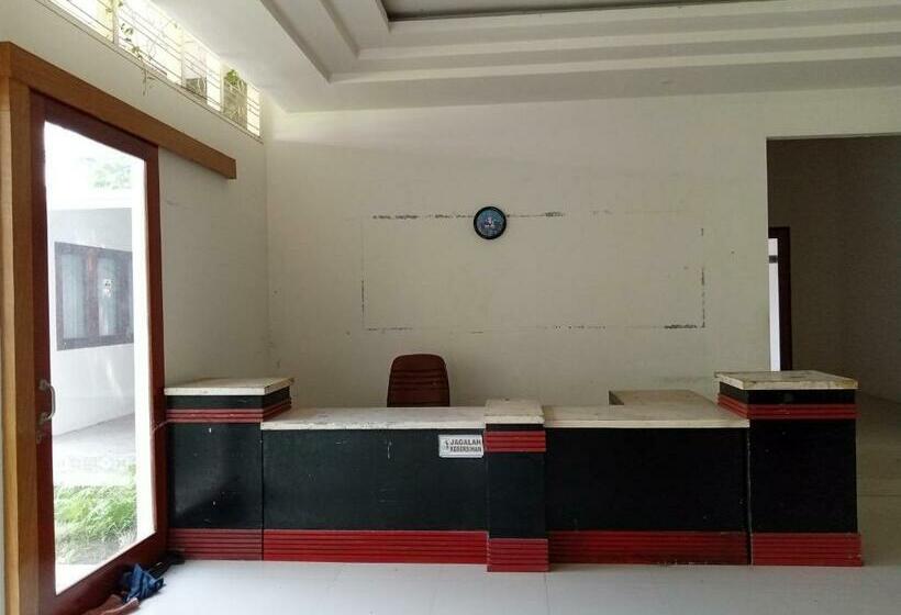 בית מלון כפרי Oyo 90971 Rrr Guesthouse