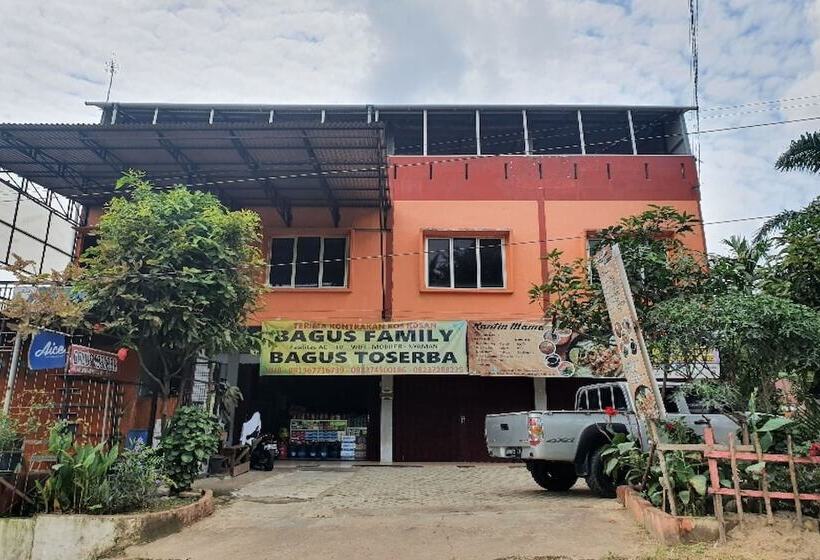 호텔 Oyo 90976 Bagus Family Syariah