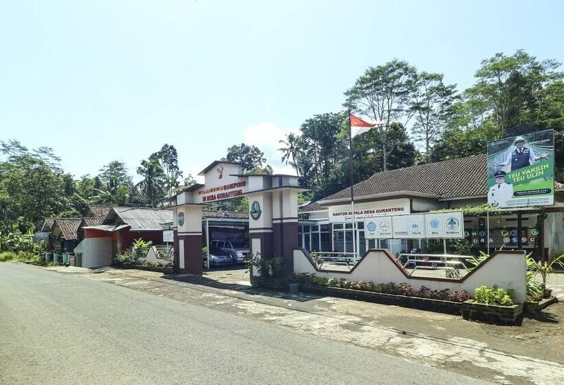 Отель Oyo Homes 90956 Desa Wisata Guranteng