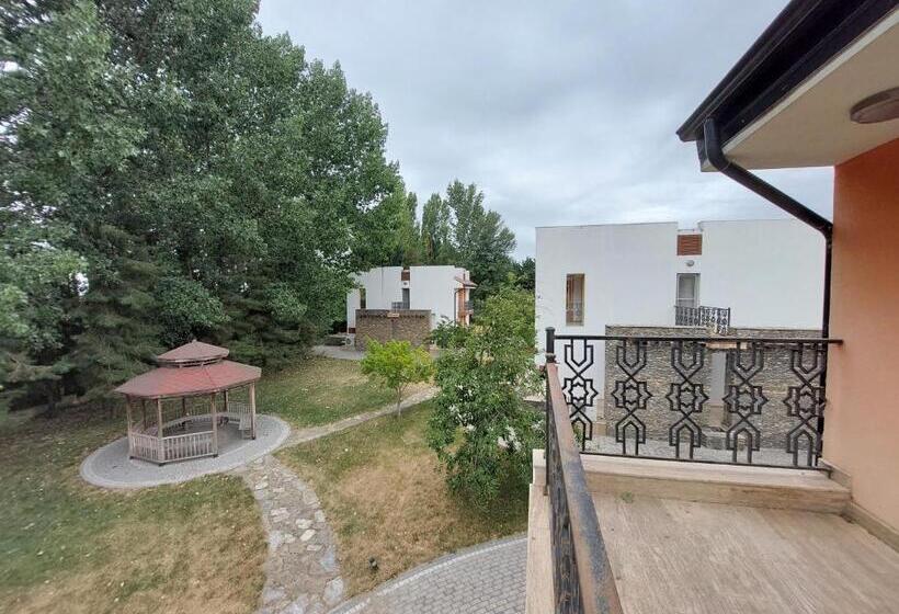 هتل Sheki Olimp Villa