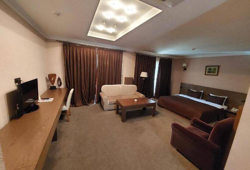 هتل Sheki Olimp Villa