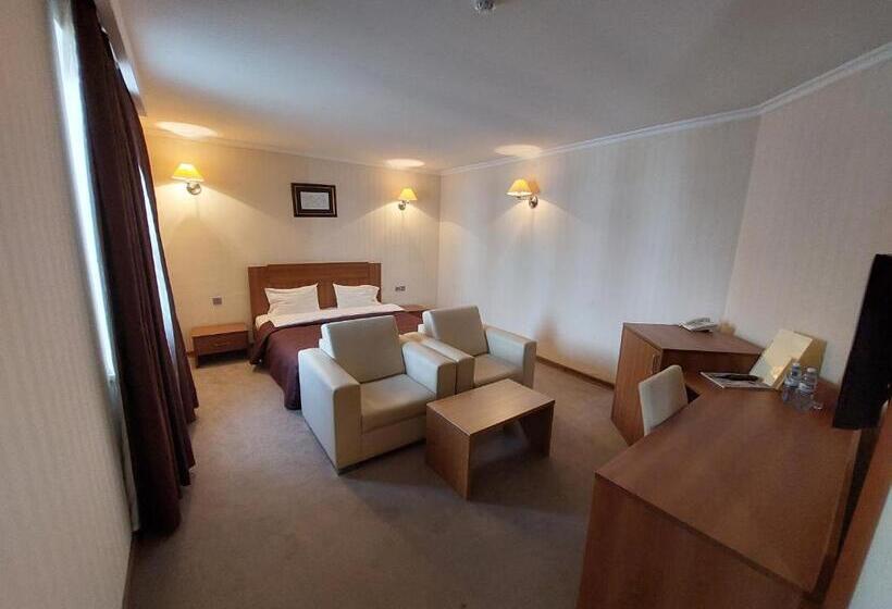 هتل Sheki Olimp Villa