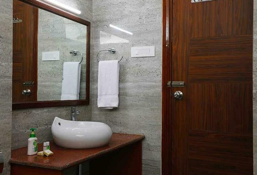 Отель Shivani Foods & Resort