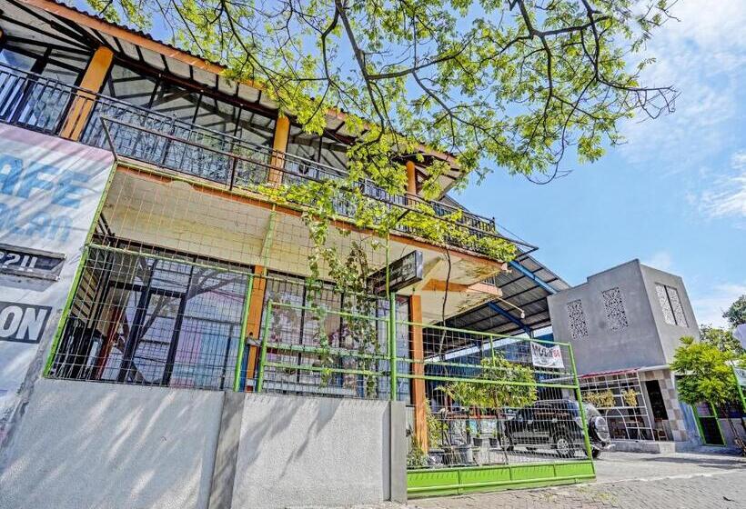 בית מלון כפרי Spot On 90943 Mochi 88 Homestay