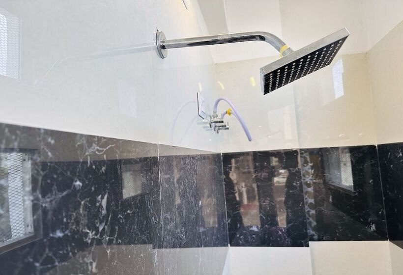 ホテル The Galaxy Near Udaipur Airport