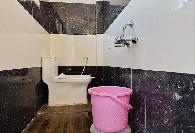 ホテル The Galaxy Near Udaipur Airport