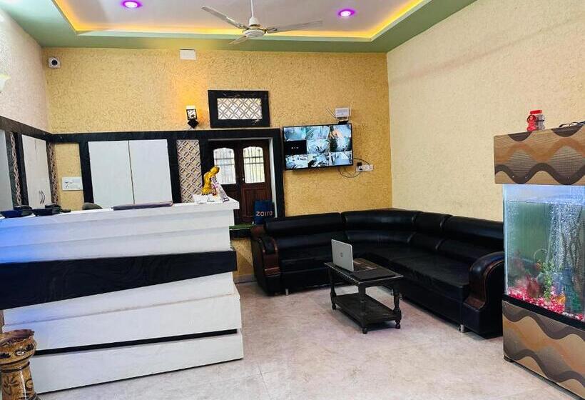 ホテル The Galaxy Near Udaipur Airport