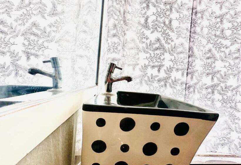 ホテル The Galaxy Near Udaipur Airport