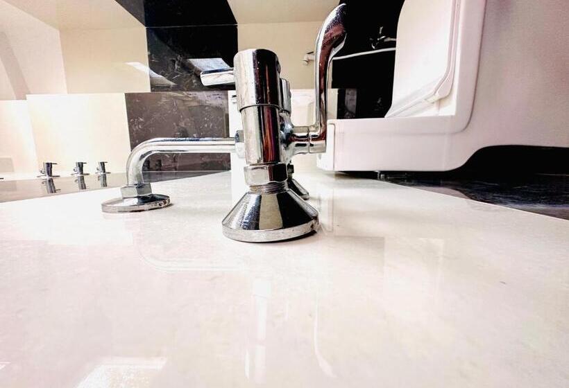 ホテル The Galaxy Near Udaipur Airport