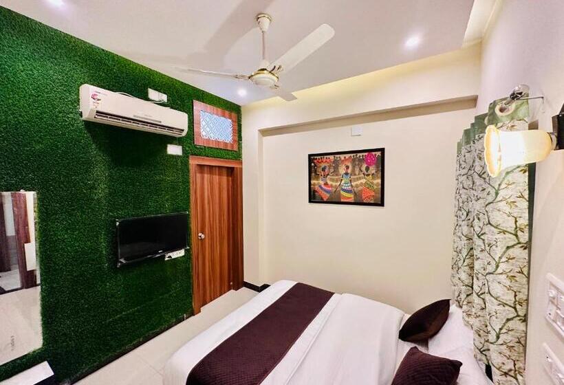 ホテル The Galaxy Near Udaipur Airport