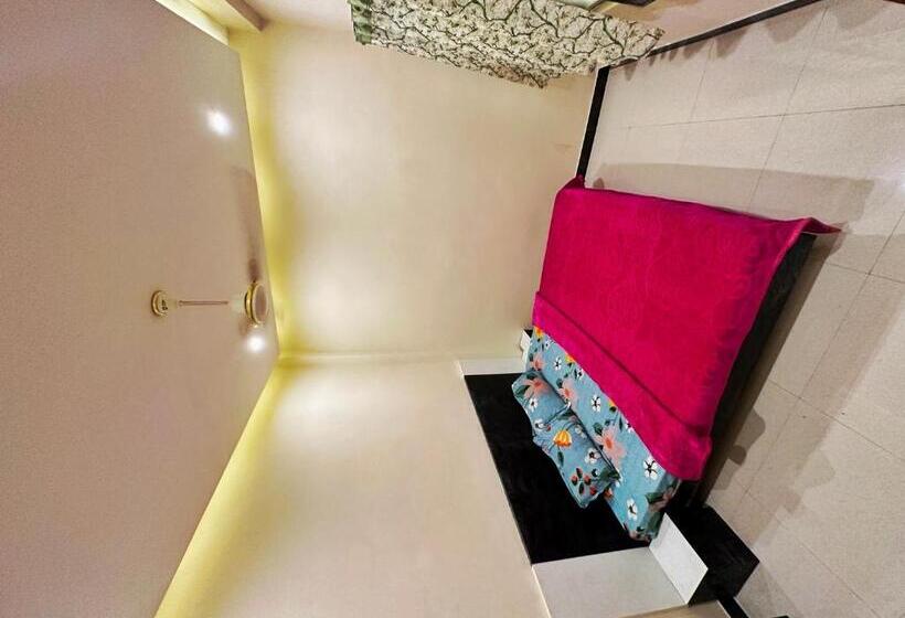 ホテル The Galaxy Near Udaipur Airport