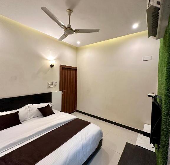 ホテル The Galaxy Near Udaipur Airport